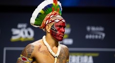 Odveta s Procházkou v Brazílii padá. Pereira má zlomené prsty na nohou