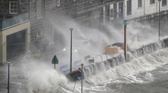 Bouře Ciarán má zpustošit západ Evropy. Její sílu pocítíme i v Česku