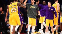 Mitchellův trojkový fičák a další triumf Utahu! Souboj titánů ovládl LeBron