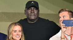 Yamalův zápis mezi rekordmany sledoval i slavný Jordan, Barcelona ale prohrála