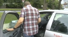 SKANDÁL V AUTOŠKOLE: Komisař byl NAMOL!