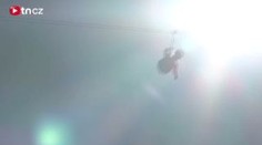 VIDEO: Adrenalin na přehradě. Maxilanovka i pády ze skály
