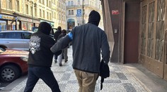 Razie v pražském dopravním podniku. Stíhaných je 13 lidí
