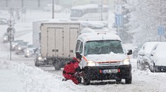 SLEDOVALI JSME: Sníh v Česku výrazně zkomplikoval dopravu