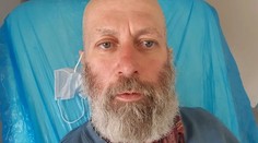 Pomozte vyřešit záhadu. Nikdo neví, kdo je tento muž. Málo mluví, na policisty syčel