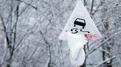 VÝSTRAHA: V některých krajích hrozí silná ledovka. Pozor si musí dát řidiči i chodci