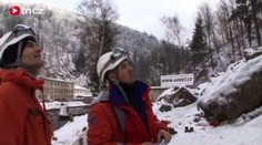 Unikátní ledová stěna pomáhá i hasičům