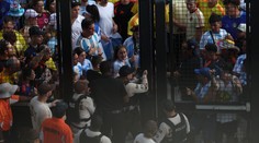 Chaos před finále Copy América. Lidé vtrhli na stadion, výkop se posouval
