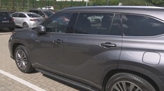 Nová éra pro majitele elektroaut. Za parkování ve městech si připlatí