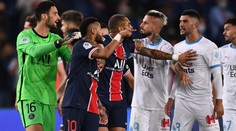 Neymar PSG nespasil. Pařížané znovu prohráli a dostali tři červené karty
