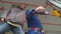 Revizora v Brně napadli nožem, ostatní se teď učí bránit!