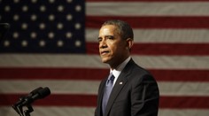 Obamův černý den: Kritika od špionů a jízda se střelcem