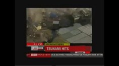 PODÍVEJTE SE! Vlna tsunami zaplavila Japonsko! VIDEA