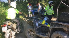 Akční policejní offroad: Na kroskách a čtyřkolkách naháněli hříšníky v lesích