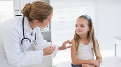 Chybí lékaři a sestry. Stát sleví z přísných nároků na vzdělání