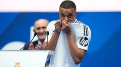 Mbappého přivítal vyprodaný stadion. Za tento dres položím život, slíbil