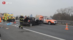 Pražský okruh zablokovala vážná nehoda! Zasahovat musel vrtulník!