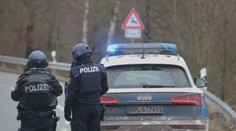 Podezřelí u sebe měli celý arzenál. Nová fakta o vraždě dvou německých policistů