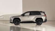 Šestá generace „ravky“ míří do Česka. Toyota udržela cenu (skoro) na úrovni předchůdce
