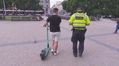 Měli by lidé na koloběžkách povinně nosit helmy? Čísla dávají jasnou odpověď