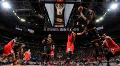 LeBron řádil, odneslo to Chicago. Clippers mají skalp favorita