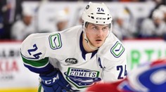 Bývalý hráč NHL zneužíval nezletilou dívku, vězení se nejspíše vyhne