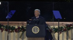 Biden prožívá poslední dny v úřadu. Naposledy rozsvítil vánoční stromeček