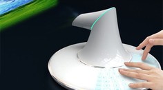 Futuristickému počítači zcela chybí monitor