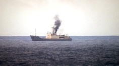 Ve Středozemním moři hořela ruská špionážní loď. Pomoc od NATO nechtěla