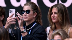 Hodinky ze zlata a diamantů. Manželka tenisty Federera všechny zastínila