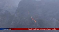 VIDEO: Při požáru stohu našli hasiči mrtvolu muže