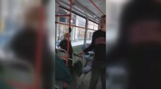Další napadení kvůli respirátoru. Muži se porvali v tramvaji