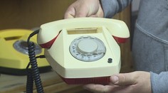 Nekonečné čekání i speciální tarif, tak vypadalo telefonování před 30 lety