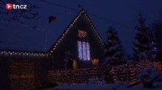 VIDEO: Tisíce žárovek rozzářily dům! Vánoční atmosféra je tu