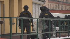 Policie zasahovala v příbramské věznici. Podezřelí tam měli pašovat drogy