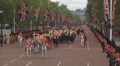 Británie slaví 70. výročí královny na trůnu. Veselí můžete sledovat na TN Live