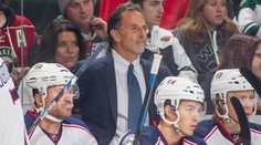 Tortorella chyběl na tréninku. Podstoupil operaci kvůli rakovině