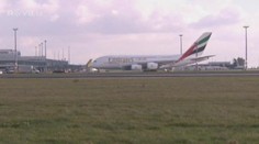 Mladá žena se udusila na palubě letadla! Airbus přistál v Praze
