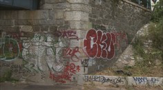 Praha zápasí s graffiti. Majitelé domů mohou žádat o dotaci na jejich odstranění