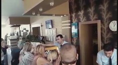 Zděšení na dovolené! Po příjezdu do hotelu museli spát na zemi