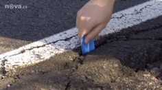 Ve Skřípově se začala rozpadat úplně nová silnice