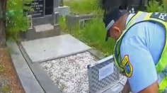 VIDEO: Ženu při návštěvě hřbitova čekal šok. Ihned zavolala na tísňovou linku