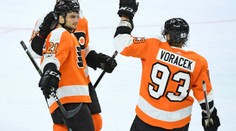 Voráček, Sobotka a Hanzal asistovali, pak slavili vítězství