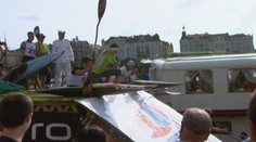 VIDEO: Biatlon na vodě! Dominoval Šlesingr, Samková utopila zbraň
