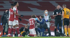 VIDEO: Hrozivý střet v Premier League. Útočník utrpěl frakturu lebky