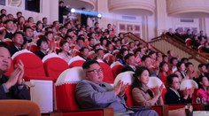 Kim vyrazil do divadla i se svou tetou. Lidé šest let mysleli, že je mrtvá