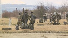 Černochová slíbila peníze vojákům. Přidat teď chtějí i další státní zaměstnanci