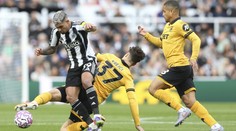 Krejčí prožil premiéru v Premier League. Souček šel za tvrdý faul do sprch