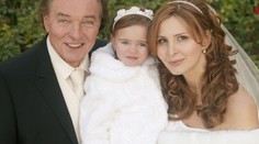 Karel Gott už je ženáč, fanynky šílí