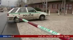 VIDEO: Stařík si prohnal kulku hlavou v centrále Sazky